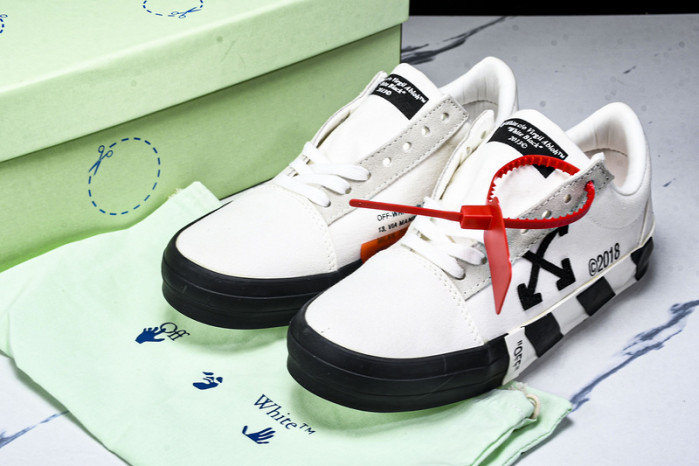OFF-WHITE Canvas Sneaker