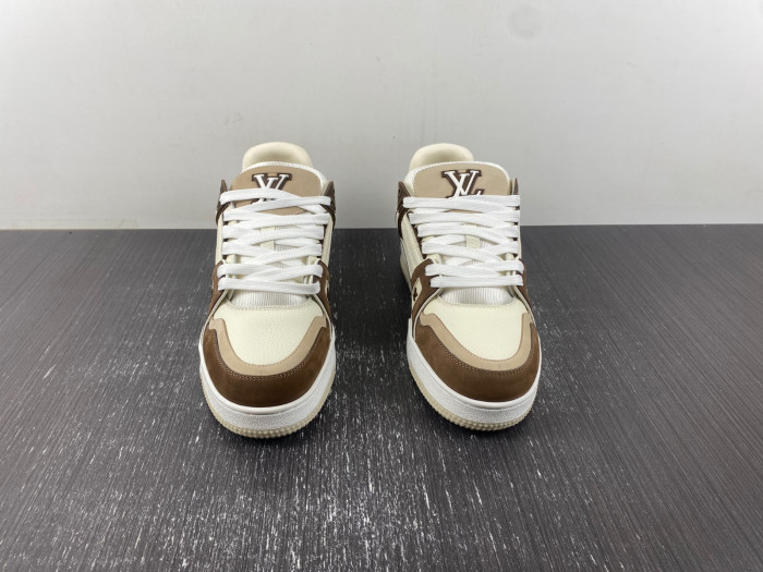 LOU1VTON trainer (EU47)