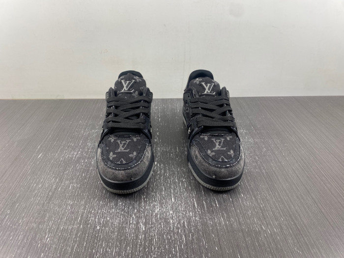 LOU1VTON trainer (EU47)